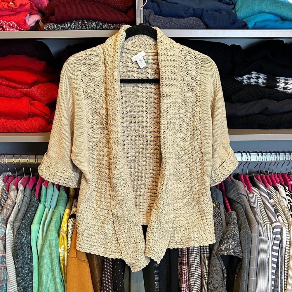Chico’s tan short cuffed sleeve open front cardigan size S